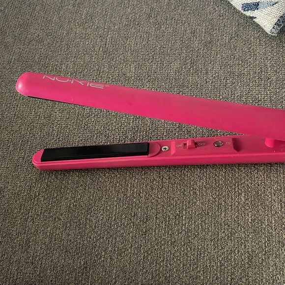 Mini Straightener - Picture 2 of 4